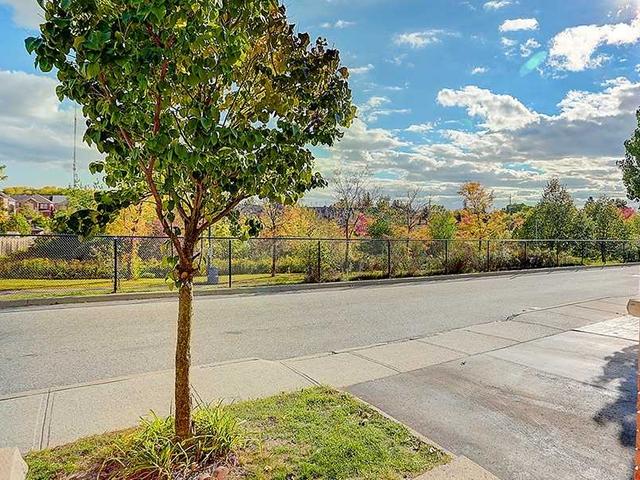 7 - 320 Ravineview Dr