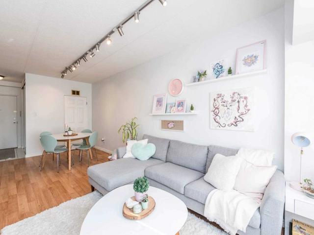155 Riverglen Dr, Unit 214