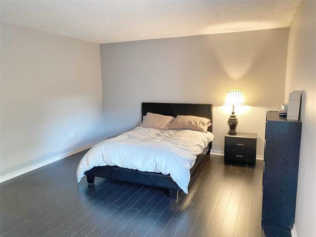 93 Esther Cres