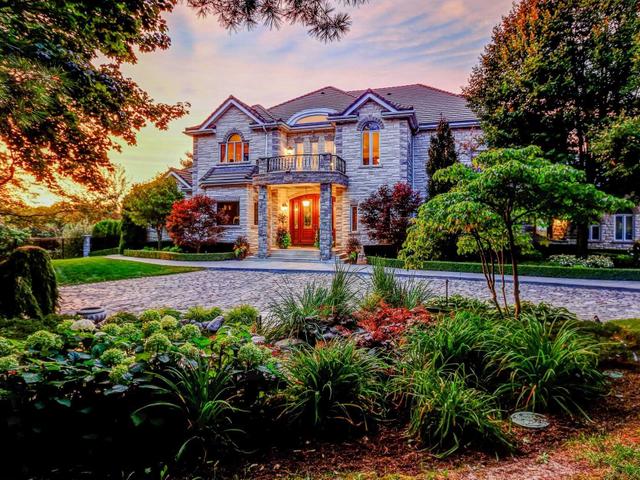 728 Woodland Acres Cres