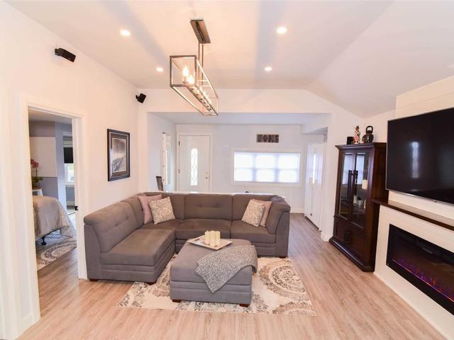 236 Elm Ave