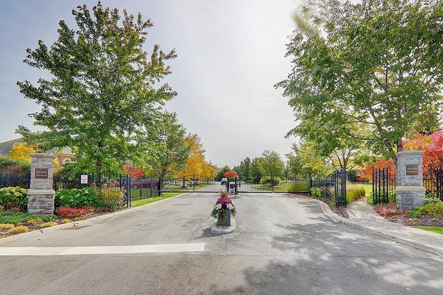 16 Bonnell Cres, Aurora Leased, N4959918 Condos.ca