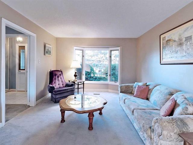 106 Mcknight Cres