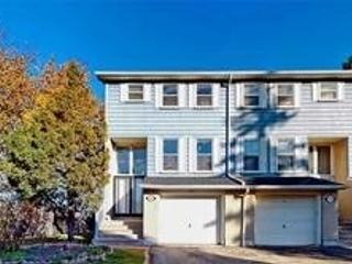 1990 John St