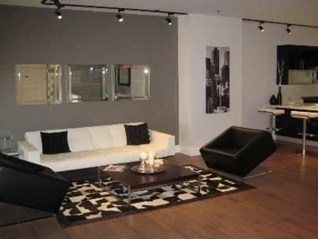 PH06 - 520 Steeles Ave W