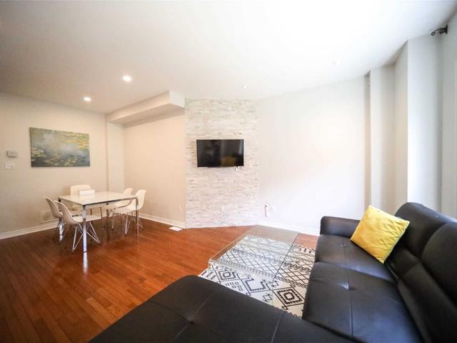 96 - 23 Observatory Lane