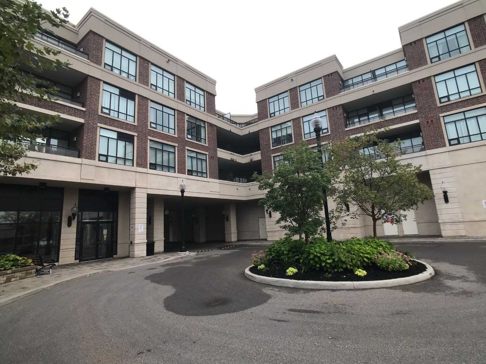 325 2396 Major Mackenzie Dr, Maple Sold Conditional, N5001793