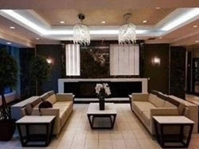 906 - 370 Highway 7 St E