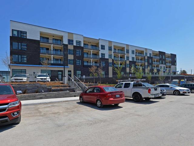 120 - 555 William Graham Dr