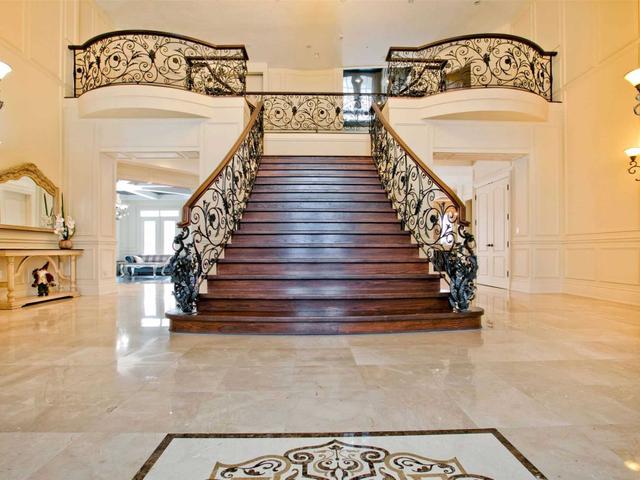 9 Glenbourne Park Dr