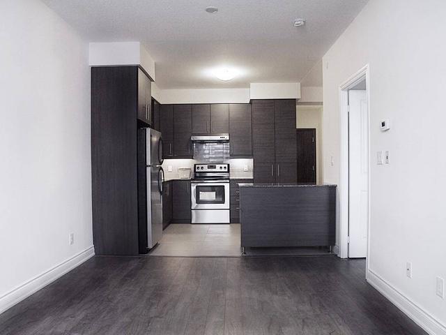 720 - 325 South Park Rd