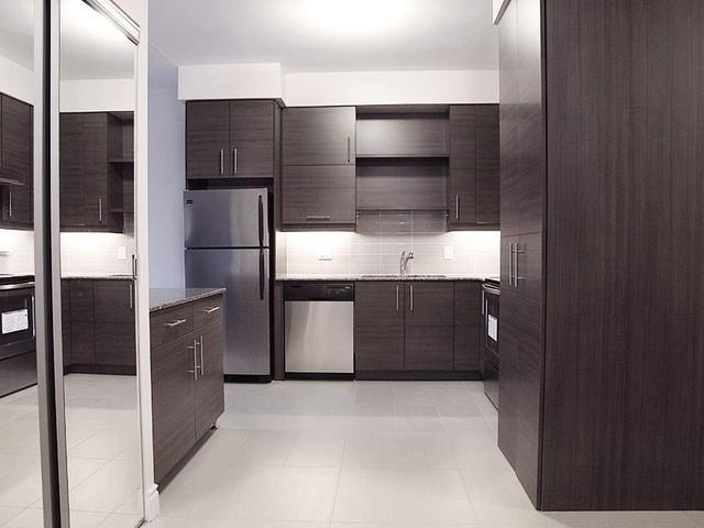 720 - 325 South Park Rd