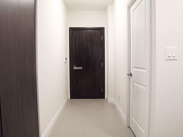 720 - 325 South Park Rd