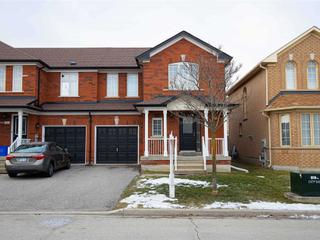 33 Grasslands Ave