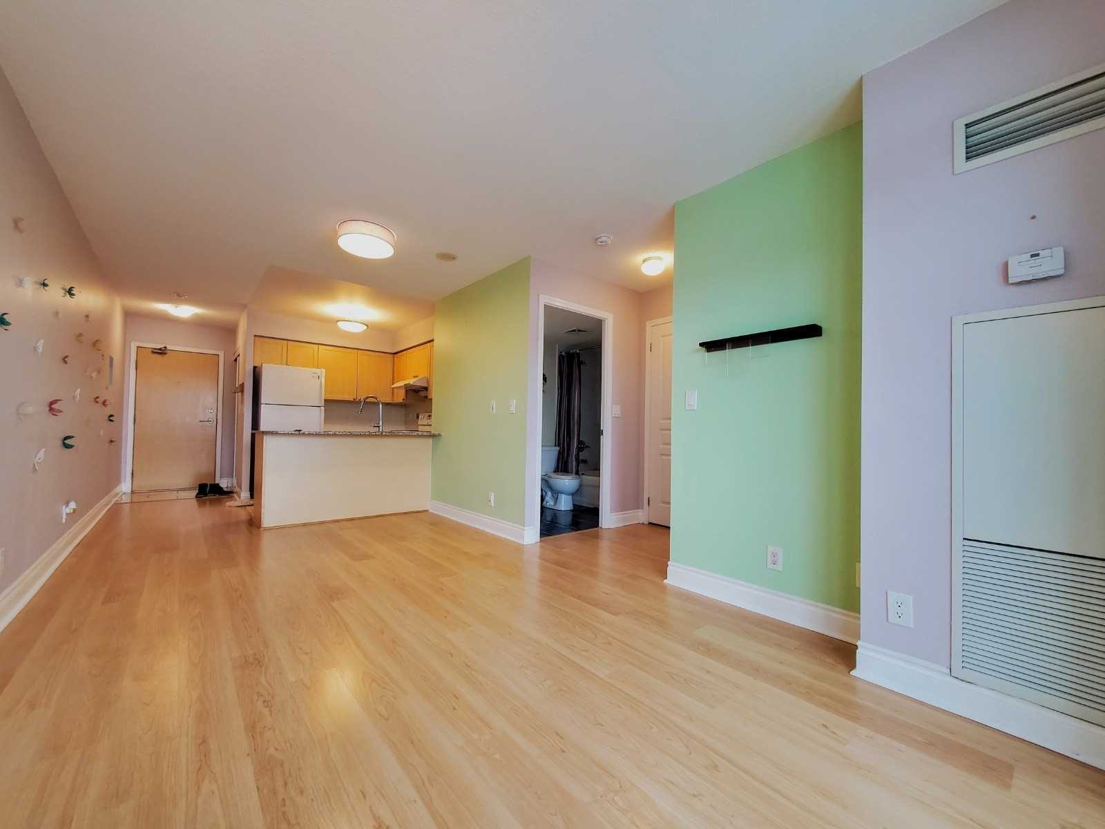 915 55 South Town Centre Blvd,