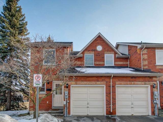 862 Playter Cres