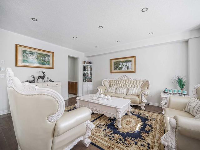 14 Rossmore Dr