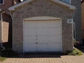 37 Stather Cres
