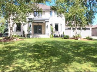 8 Carmichael Cres