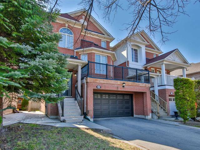 220 Equator Cres