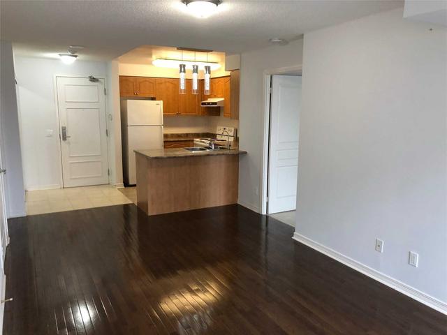 608 - 350 Red Maple Rd