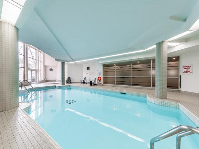 226 - 326 Major Mackenzie Dr E