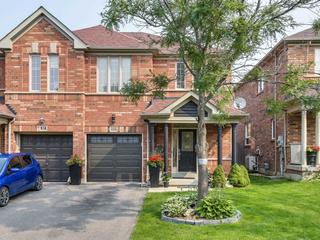 956 Oaktree Cres