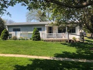 69 Hawthorne Dr