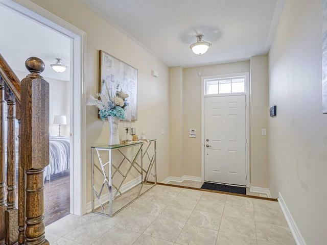 21 Donald Buttress Blvd E