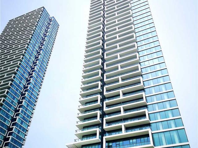 2515 - 950 Portage Pkwy