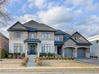 49 Orlon Cres