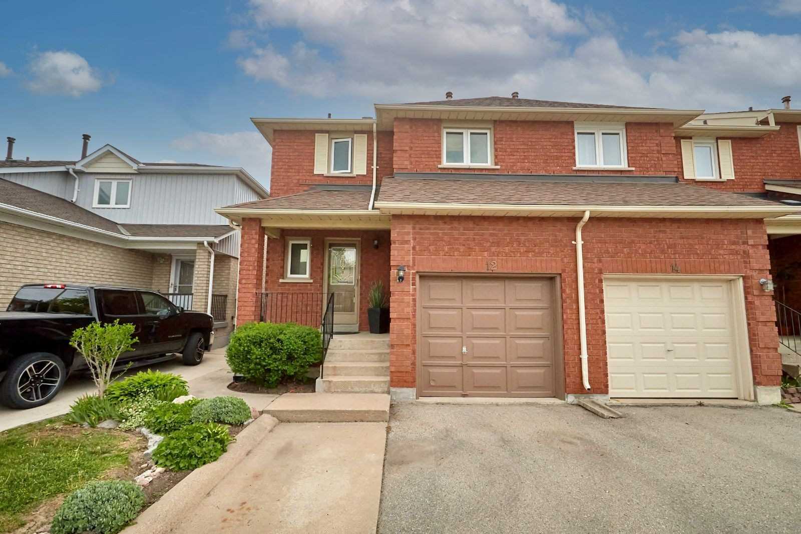 12 Crieff Ave, Maple Sold, N5268679 Condos.ca