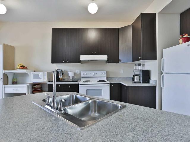 48 - 15 Old Colony Rd