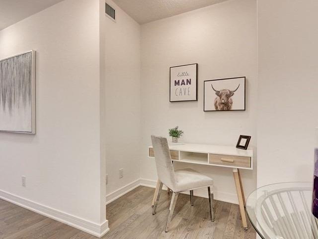 1704 - 9201 Yonge St