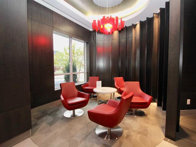 618 - 540 Bur Oak Ave