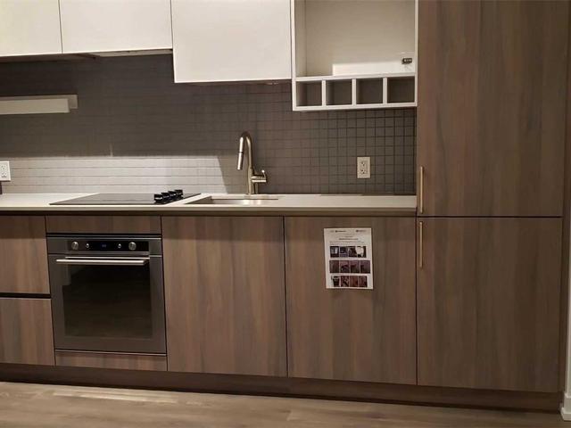 3515 - 950 Portage Pkwy