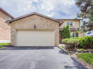850 Arnold Cres