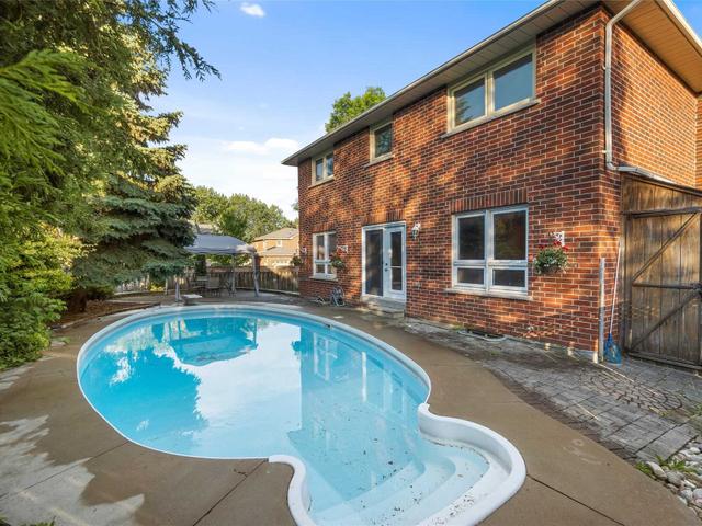 Upper - 2 Harmon Ave