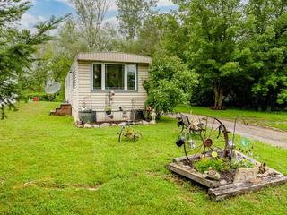 32 Shamrock Cres