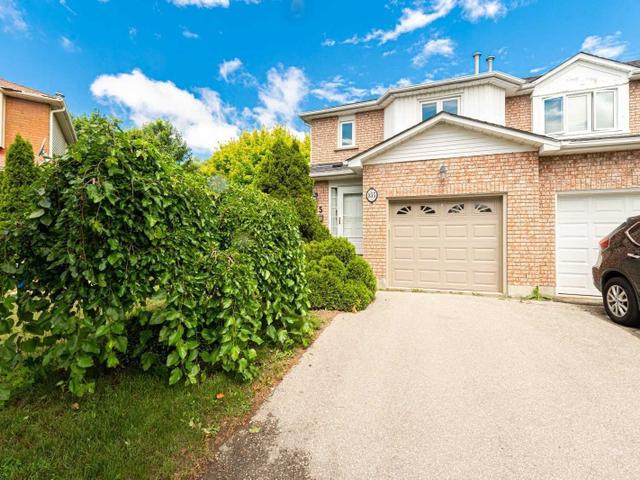 855 Clancey Cres