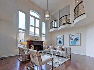 39 Heron Hollow Ave