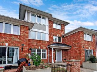 150 - 18 Clark Ave W