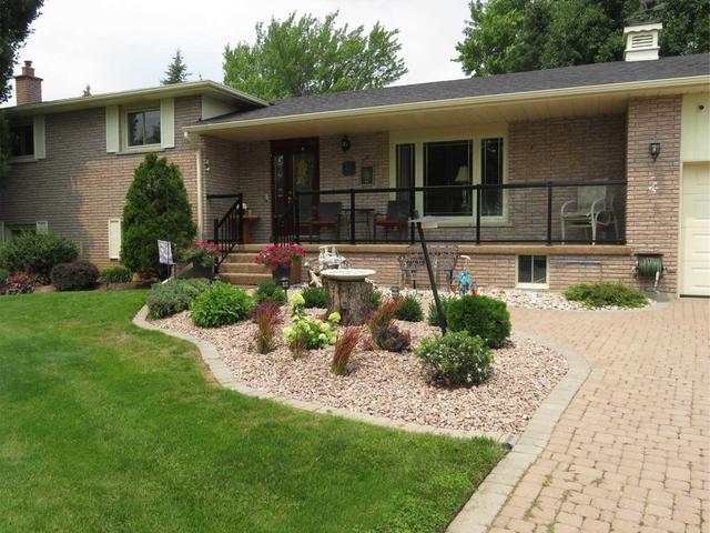 Cr - 22 Cloverhill Cres