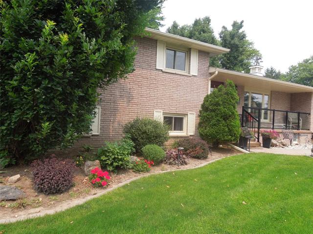 Cr - 22 Cloverhill Cres