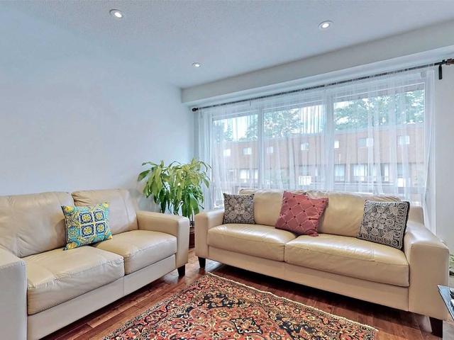 37 Stately Way