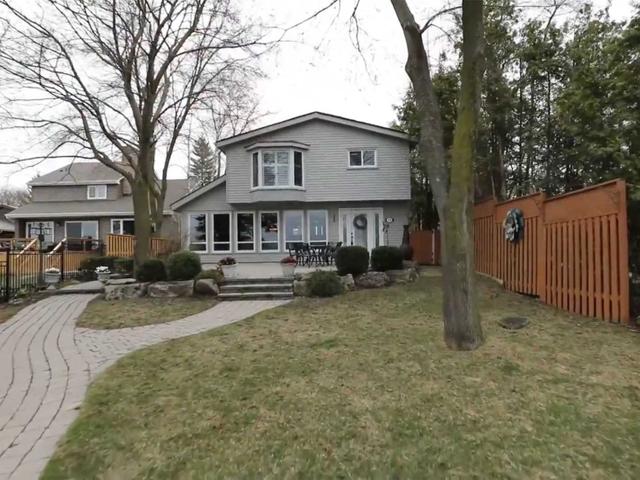 225 Lake Dr N