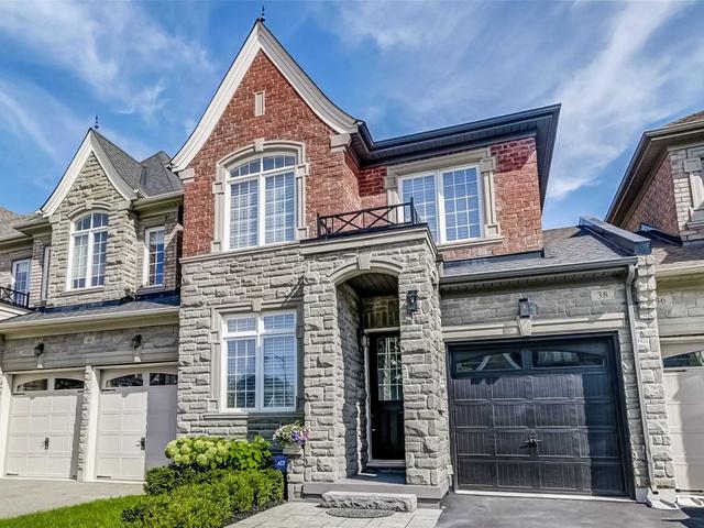 38 Alex Campbell Cres