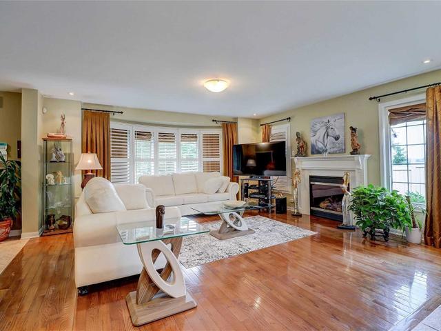 1 Callander Cres
