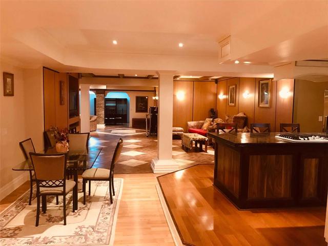 15 Lake Woods Dr