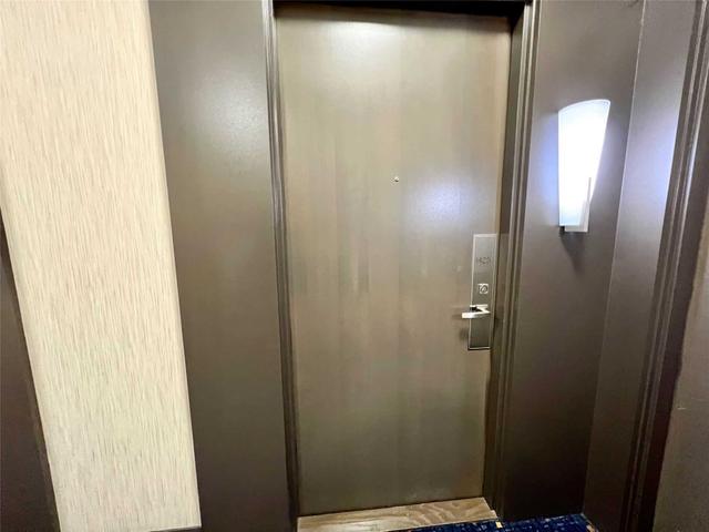 1425 - 7161 Yonge St